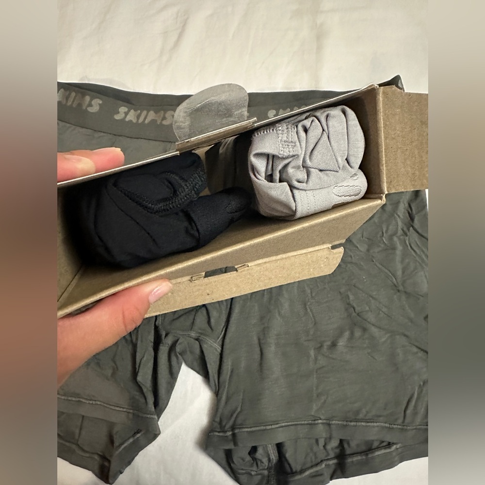 NWT SKIMS Men's Boxer Briefs - Cream and Gray - Picture 4 of 6